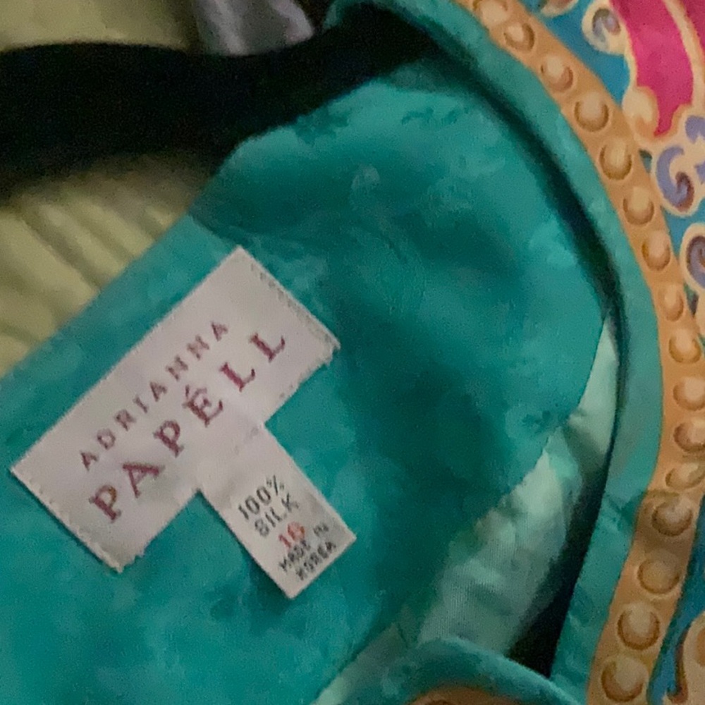 Adriana Papell, Silk Jacket , size 16, 20’X 21.5.’ - Picture 6 of 6